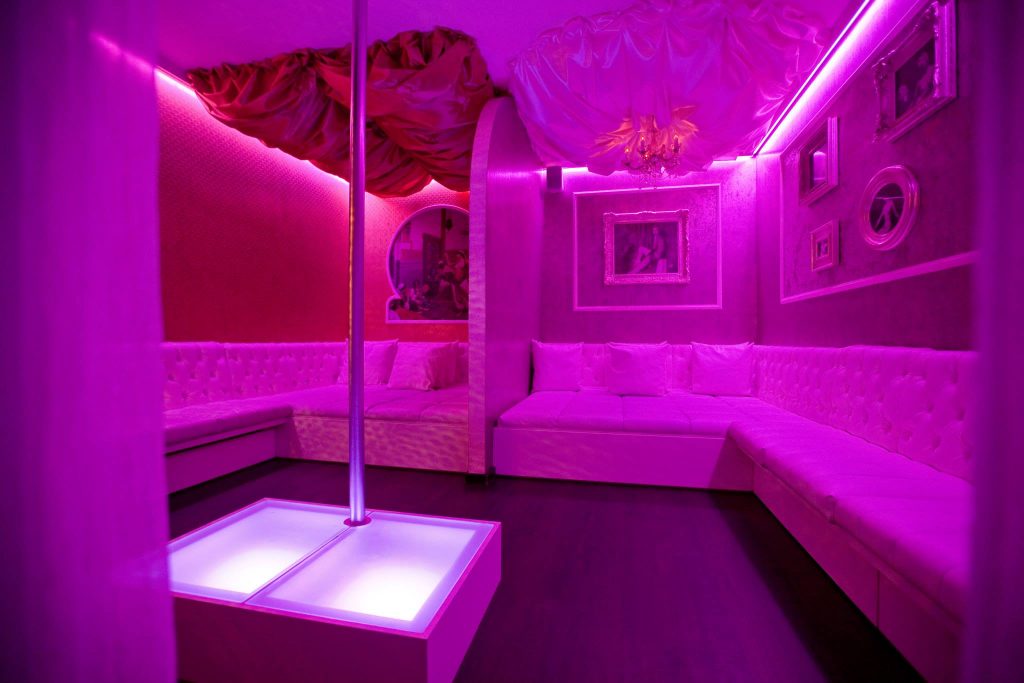 BOOBS Gentlemen's Club - Munich's finest Tabledance - Bar & Nightclub